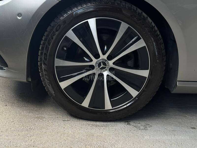 Mercedes Benz E 220 D/AVANTGARDE/KAMERA