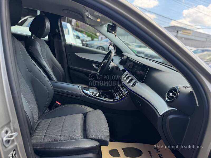Mercedes Benz E 220 D/AVANTGARDE/KAMERA