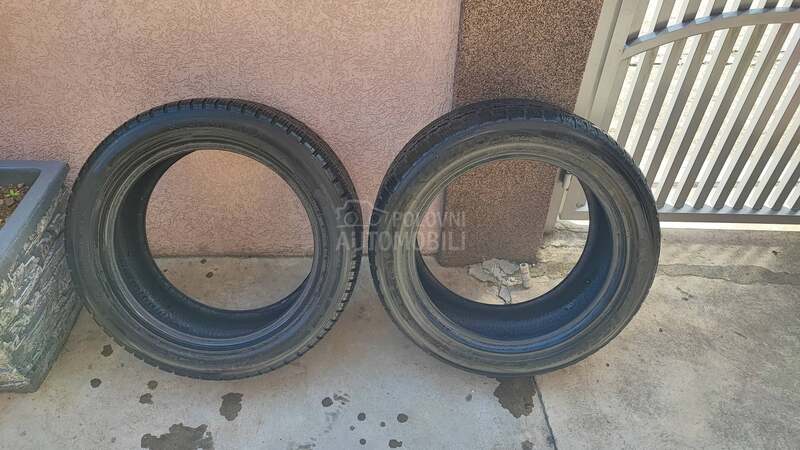 Kumho 245/50 R18 Zimska