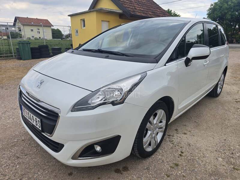 Peugeot 5008 1.6 e-hdi nav