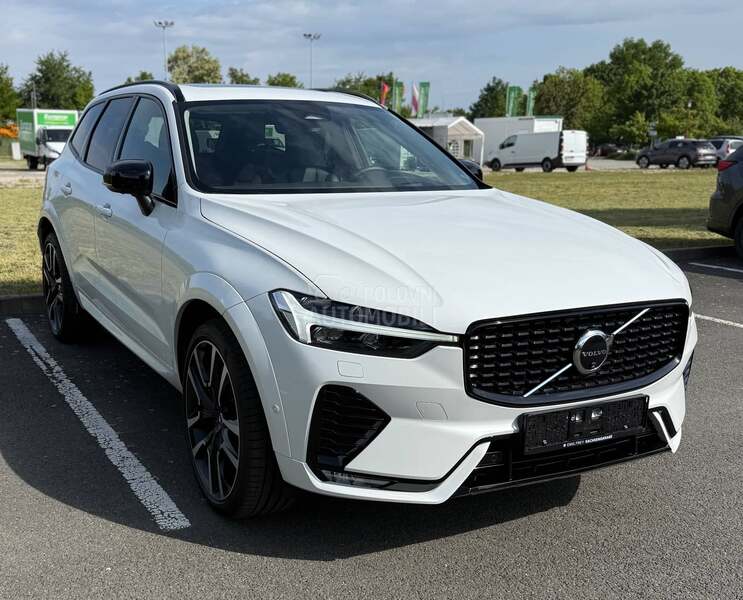 Volvo XC60 B4/AWD/ULTIMATE DARK