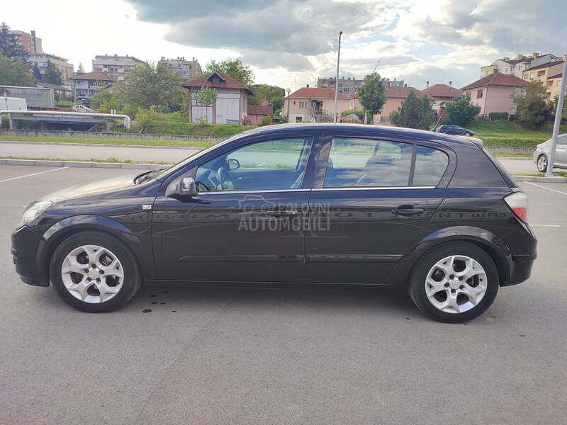Opel Astra H 1.7 cdti COSMO