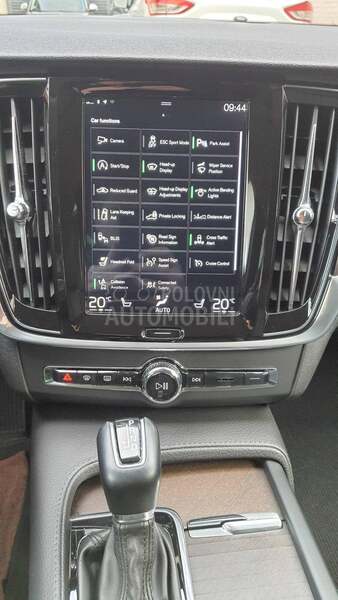 Volvo V90 Cross Country 