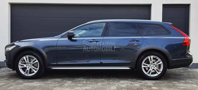 Volvo V90 Cross Country 