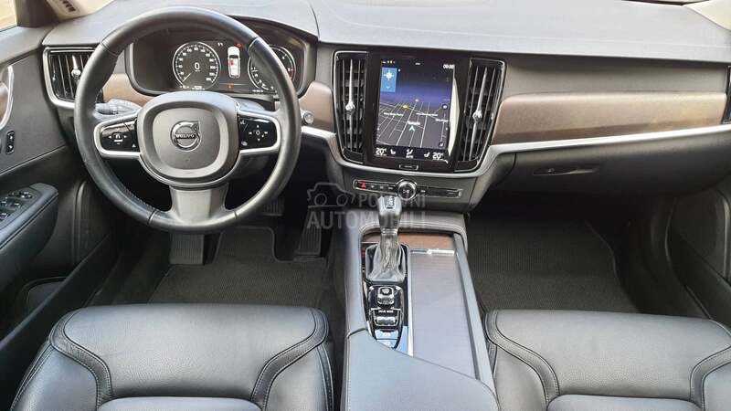 Volvo V90 Cross Country 