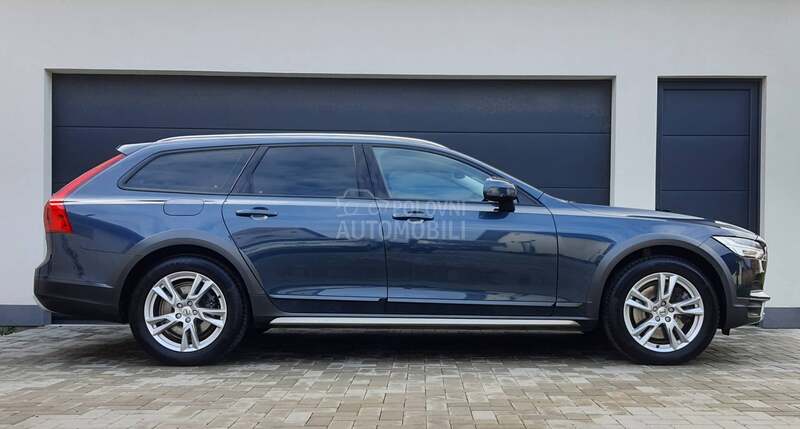 Volvo V90 Cross Country 