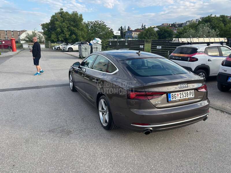 Audi A5 G-Tron A5