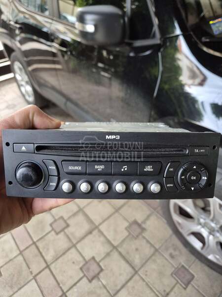originalni cd radio uređaj