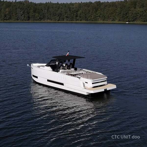 De Antonio Yachts D32