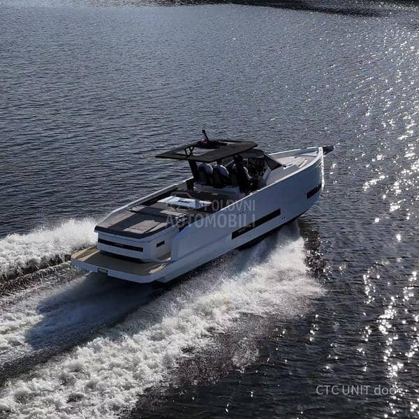 De Antonio Yachts D32