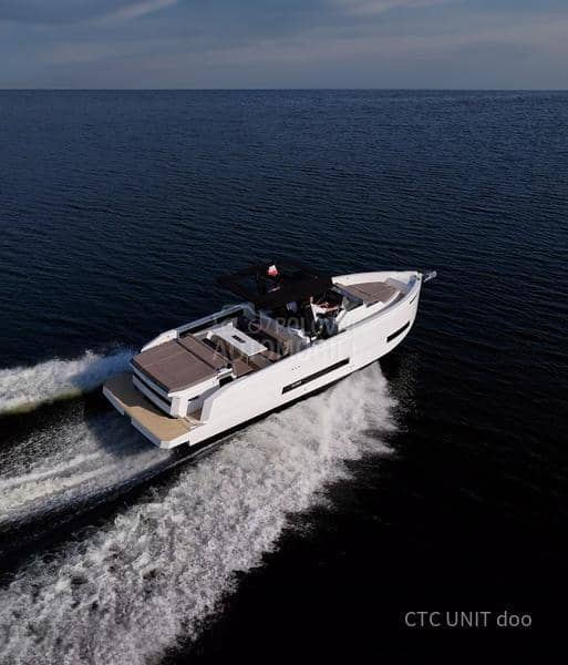 De Antonio Yachts D32