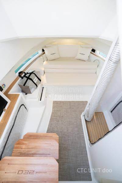 De Antonio Yachts D32