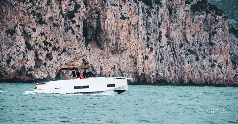 De Antonio Yachts D42