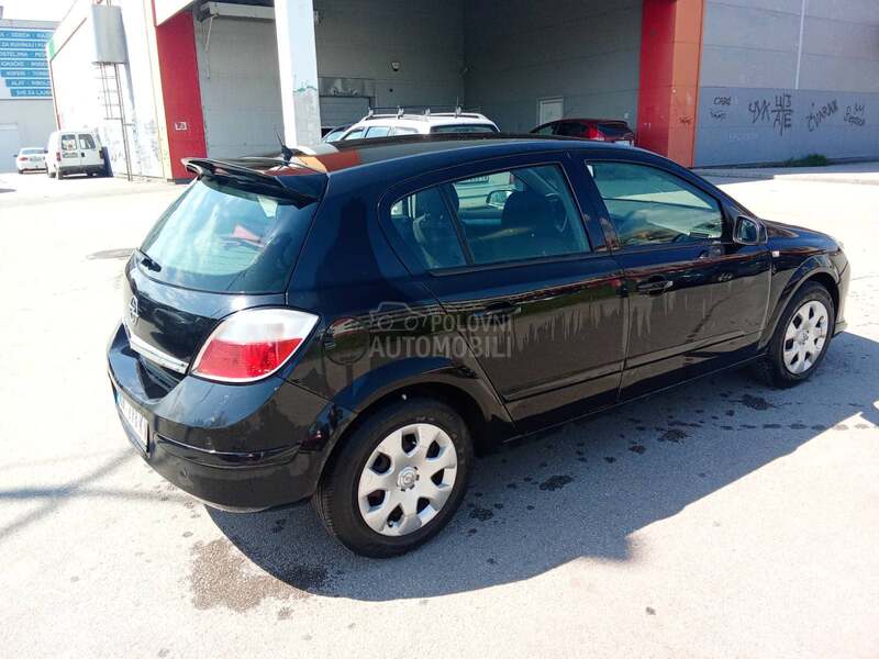 Opel Astra H 1.6