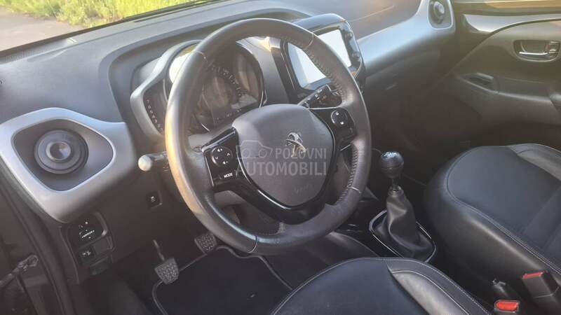Peugeot 108 1.2 Feline CH