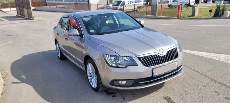 Škoda Superb 2.0TDI 118000 4x4