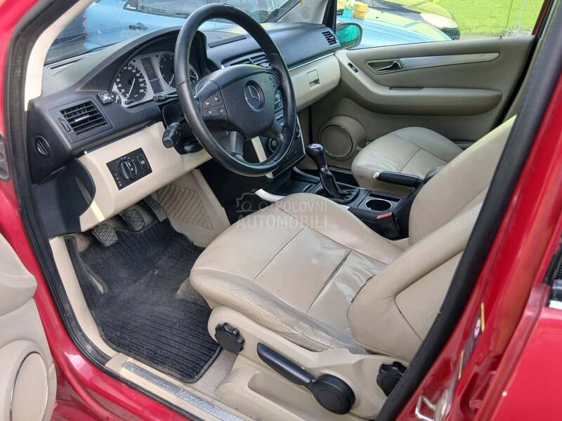 Mercedes Benz B 200 