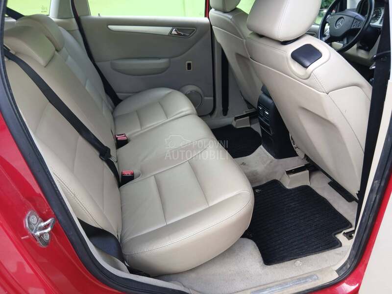 Mercedes Benz B 200 