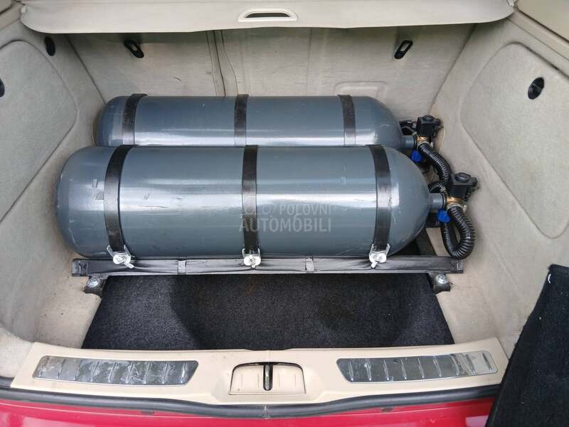 Mercedes Benz B 200 