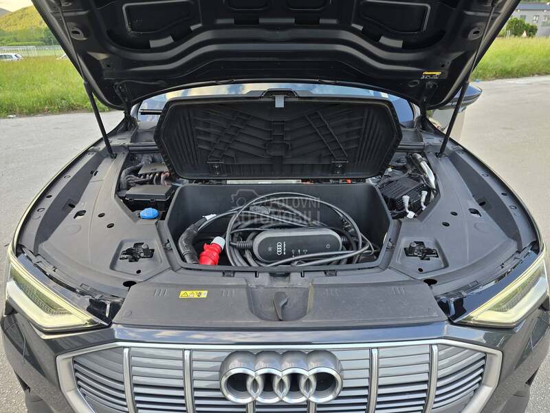 Audi e-tron 50 quattro