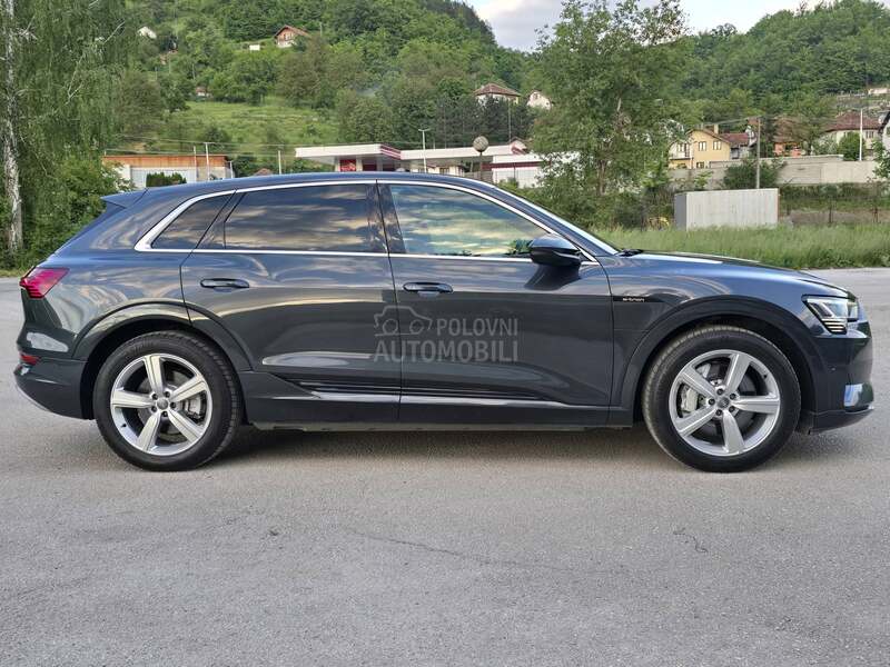 Audi e-tron 50 quattro