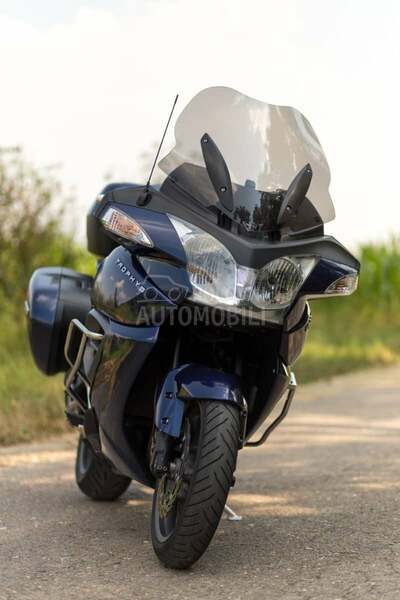 Triumph TROPHY SE