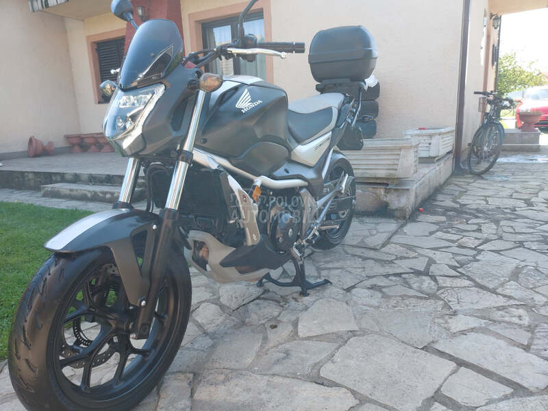 Honda NC 750 S  led