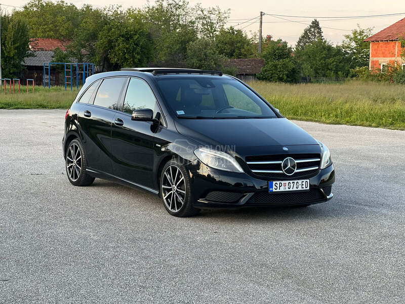 Mercedes Benz B 180 B180 reg god dana