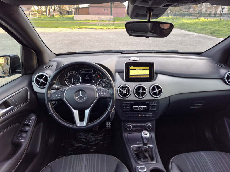 Mercedes Benz B 180 B180 reg god dana