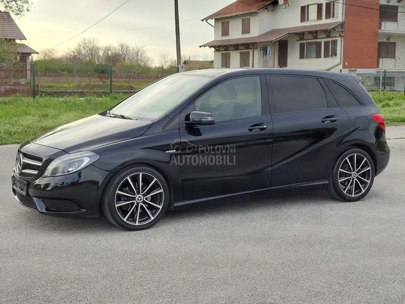 Mercedes Benz B 180 B180 reg god dana