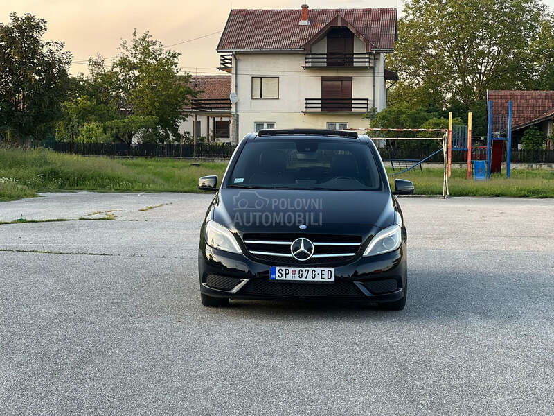 Mercedes Benz B 180 B180 reg god dana