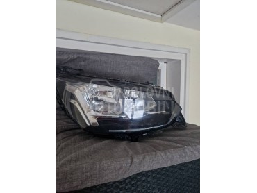 Desni far za Peugeot 208 od 2019. do 2023. god.