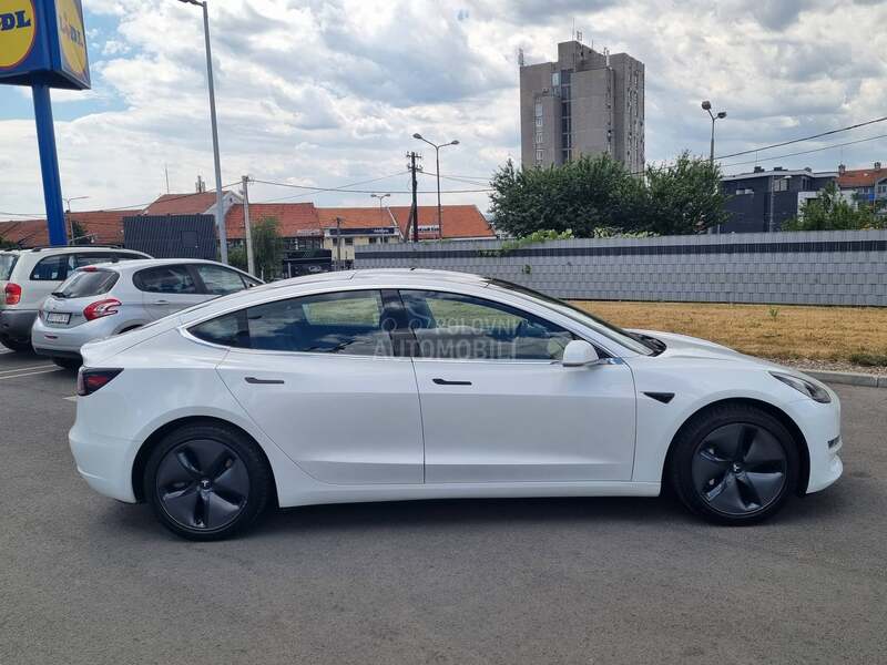 Tesla Model 3 Long Range Dual Awd