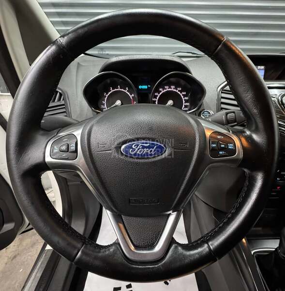Ford EcoSport 1.0B TITANUM/CH