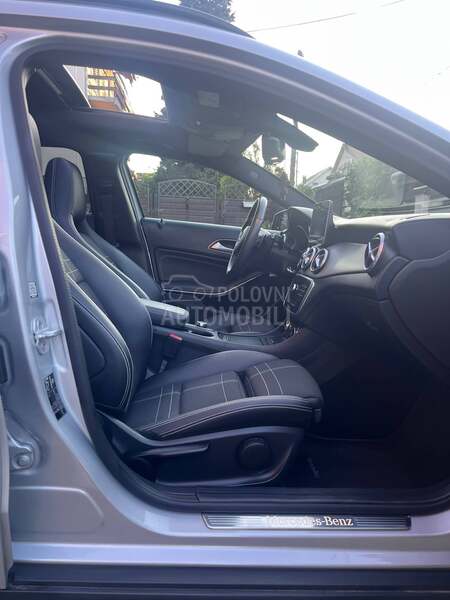 Mercedes Benz GLA 200 night star