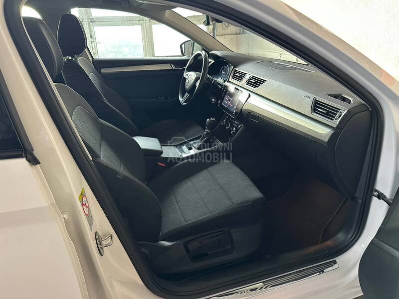 Škoda Superb DSG / LED / NAV