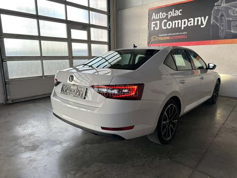 Škoda Superb DSG / LED / NAV