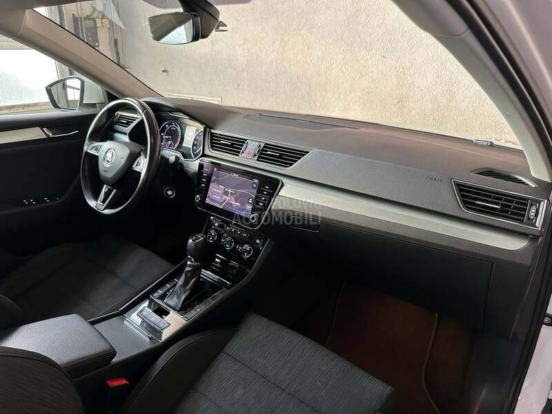 Škoda Superb DSG / LED / NAV