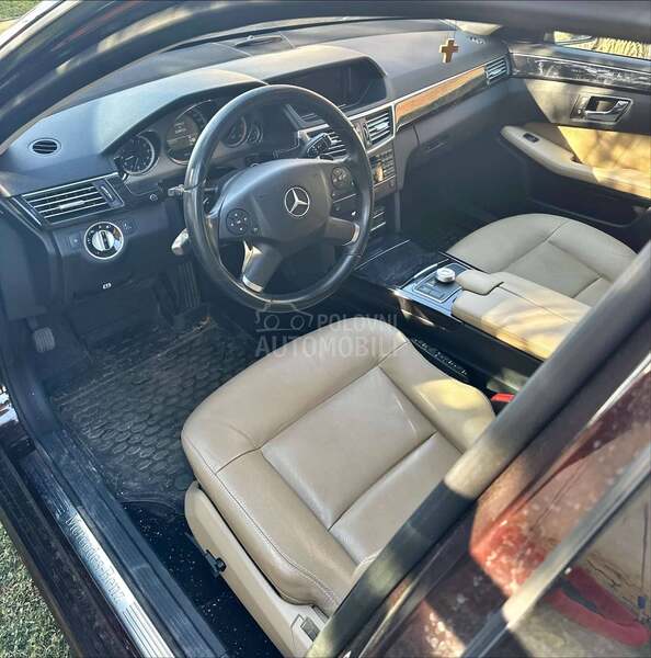 Mercedes Benz E 300 300D