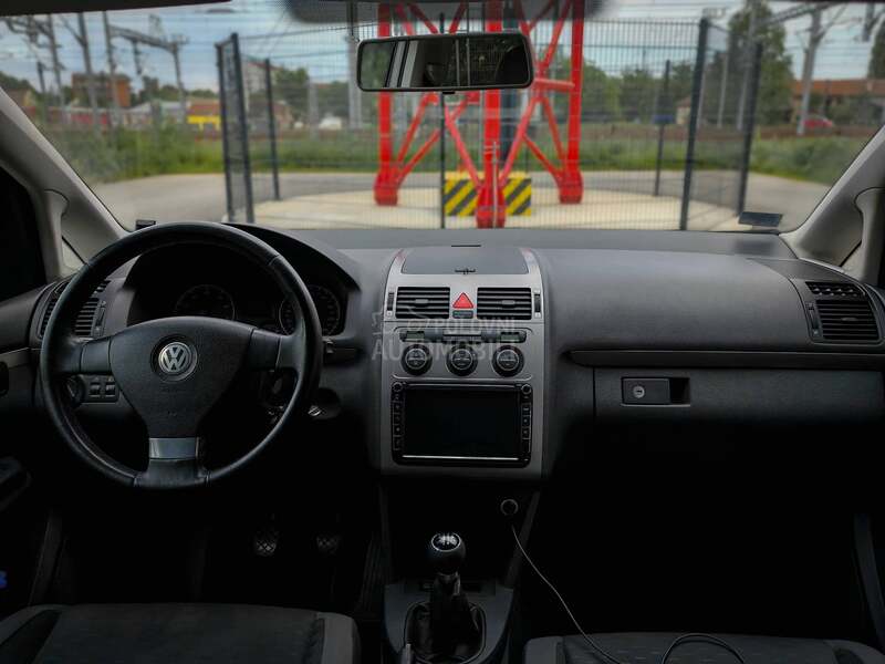 Volkswagen Touran 
