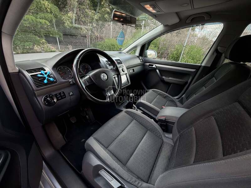 Volkswagen Touran 