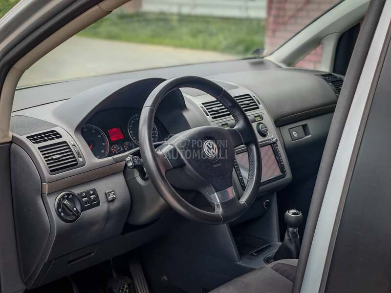 Volkswagen Touran 