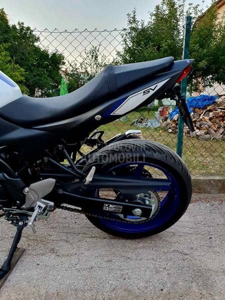 Suzuki SV