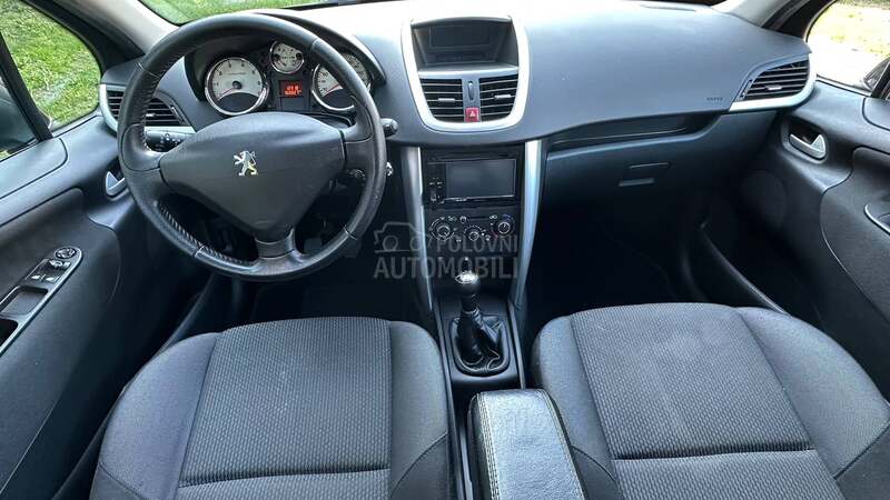 Peugeot 207 1.4 8V