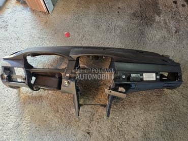 tabla e60 sa cupholderima za BMW Serija 5, 518, 520 ...