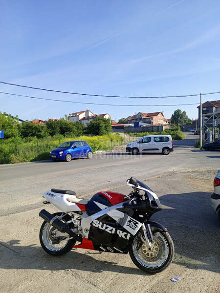 Suzuki gsxr 750