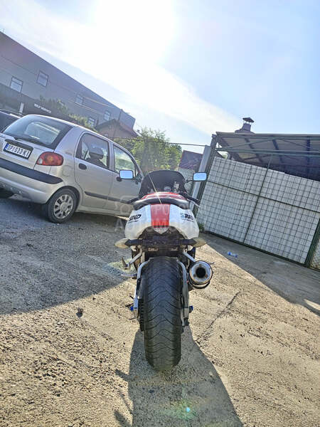 Suzuki gsxr 750