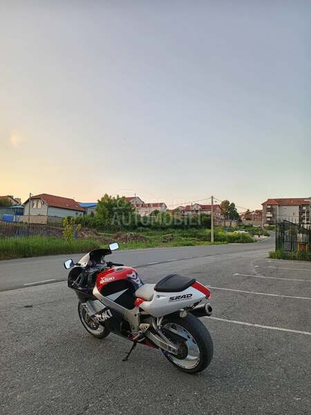 Suzuki gsxr 750