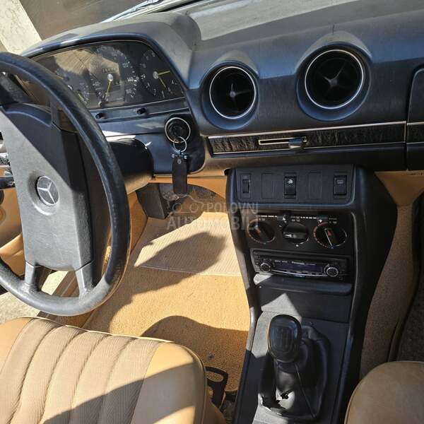Mercedes Benz W123 240 d
