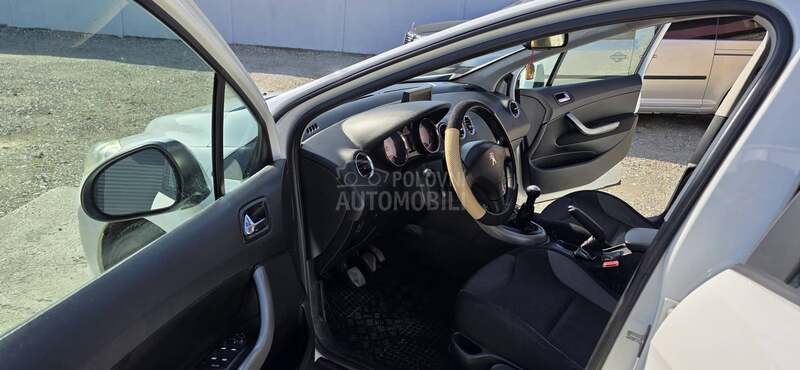 Peugeot 308 1.6hdi led